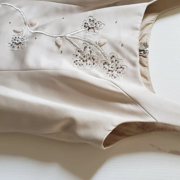 Creamy Satin Long Gown - Picture 6 of 9